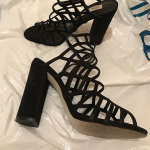 Black Steve Madden heel